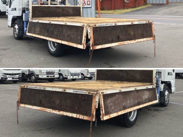 日産アトラスクレーン4段小型（2t・3t）[写真11]