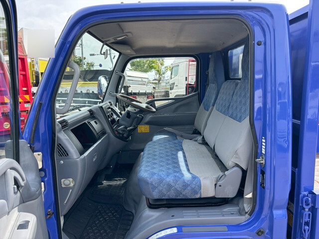 三菱ふそうキャンターダンプ小型（2t・3t）[写真29]