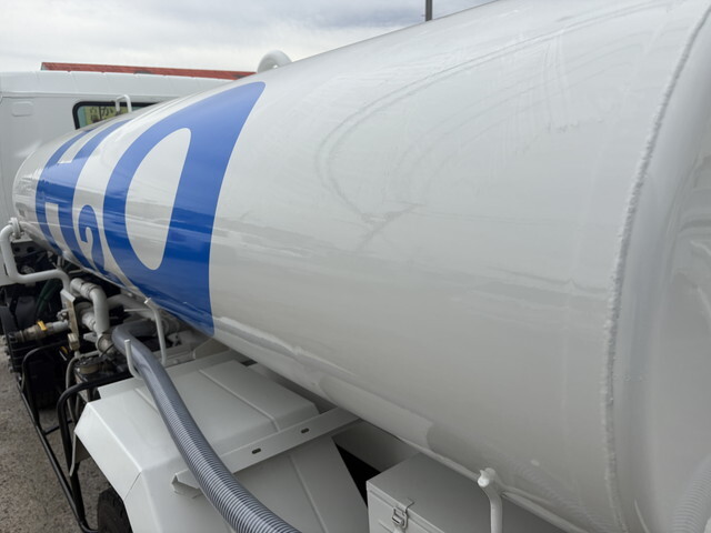 三菱ふそうキャンター散水車小型（2t・3t）[写真20]