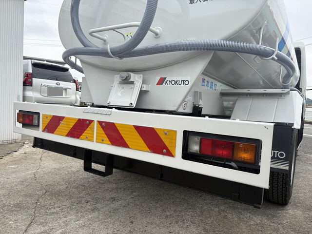 三菱ふそうキャンター散水車小型（2t・3t）[写真23]