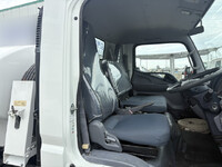 三菱ふそうキャンター散水車小型（2t・3t）[写真09]