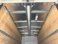 三菱ふそうキャンターアルミウイング小型（2t・3t）[写真11]