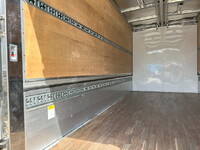 三菱ふそうキャンターアルミウイング小型（2t・3t）[写真14]