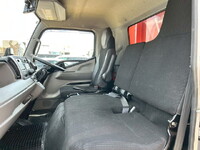 三菱ふそうキャンターアルミウイング小型（2t・3t）[写真19]