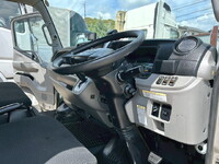 三菱ふそうキャンターアルミウイング小型（2t・3t）[写真22]