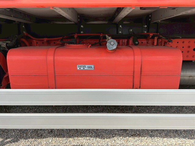 三菱ふそうキャンターアルミウイング小型（2t・3t）[写真33]