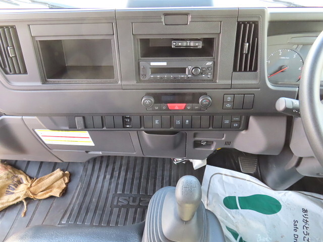 いすゞエルフセーフティローダー小型（2t・3t）[写真20]