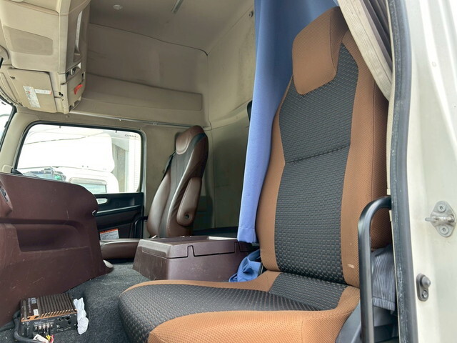 日野プロフィアアルミウイング大型（10t）[写真28]