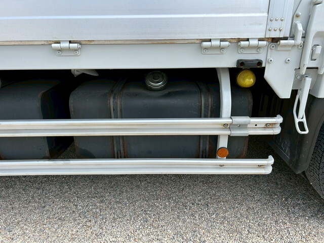 日野プロフィアアルミウイング大型（10t）[写真30]