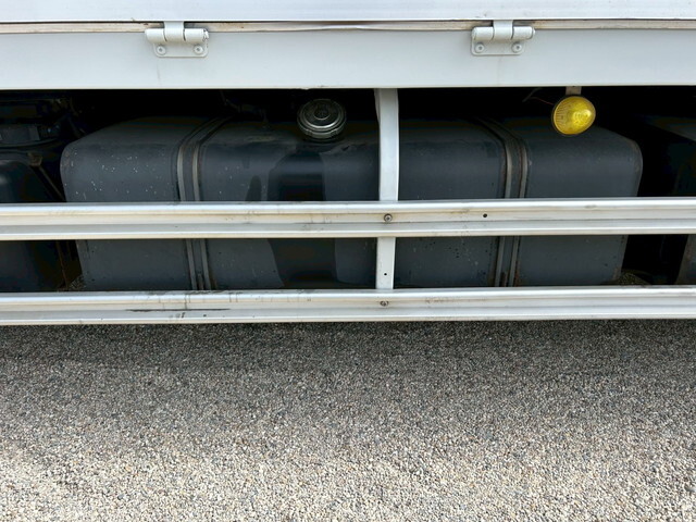 日野プロフィアアルミウイング大型（10t）[写真31]