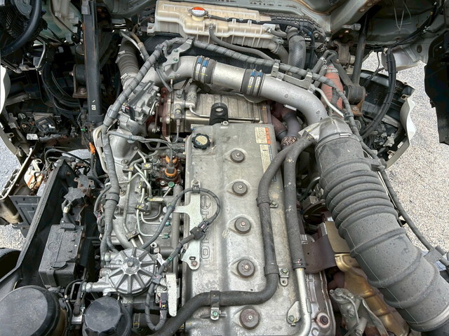 日野プロフィアアルミウイング大型（10t）[写真37]