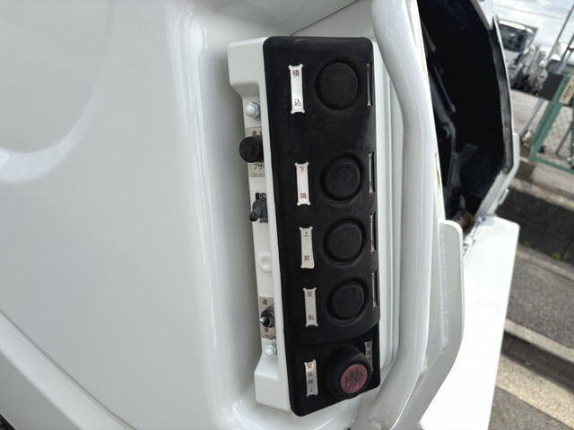 いすゞエルフパッカー車（塵芥車）小型（2t・3t）[写真15]