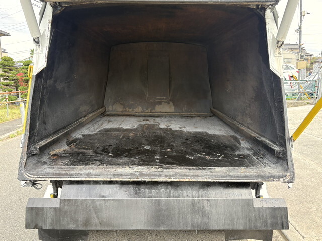 いすゞエルフパッカー車（塵芥車）小型（2t・3t）[写真18]