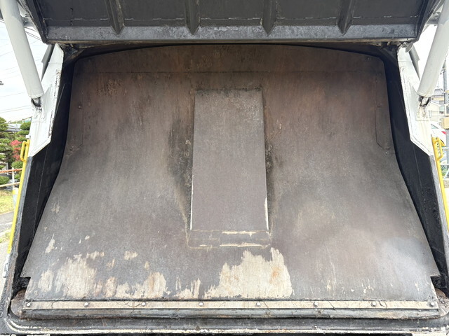 いすゞエルフパッカー車（塵芥車）小型（2t・3t）[写真22]