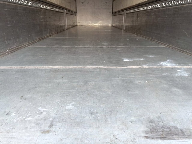 UDトラックスクオンアルミウイング大型（10t）[写真10]