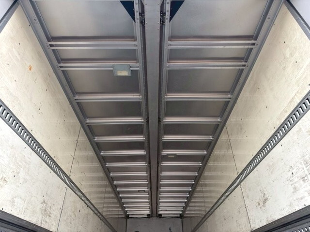 UDトラックスクオンアルミウイング大型（10t）[写真11]