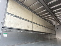 UDトラックスクオンアルミウイング大型（10t）[写真13]