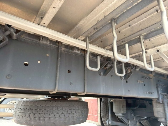 UDトラックスクオンアルミウイング大型（10t）[写真18]