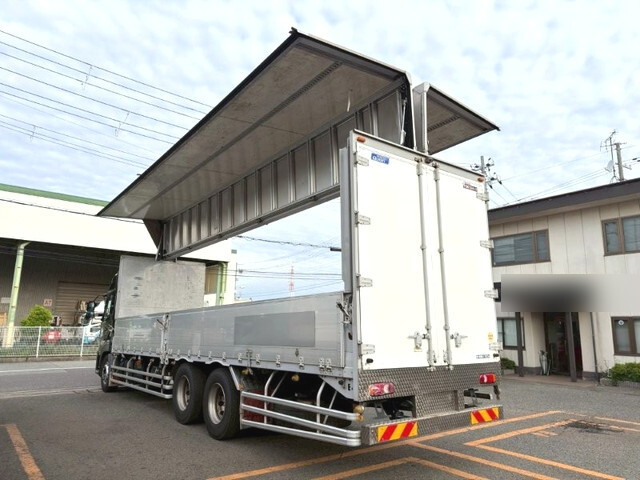 UDトラックスクオンアルミウイング大型（10t）[写真02]