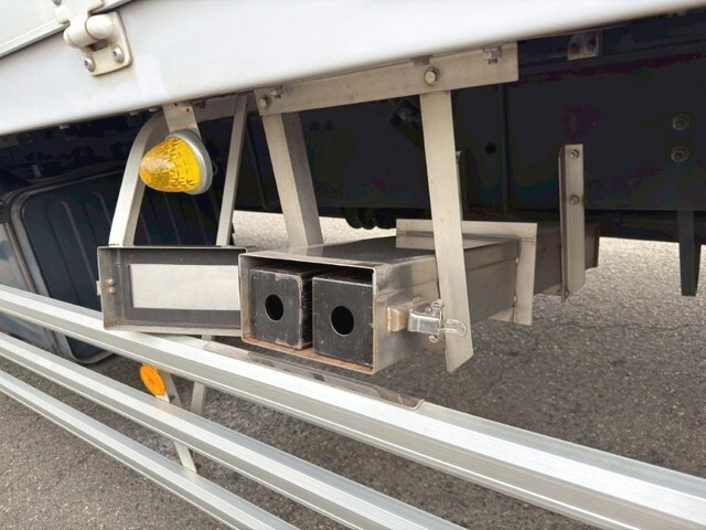 UDトラックスクオンアルミウイング大型（10t）[写真20]