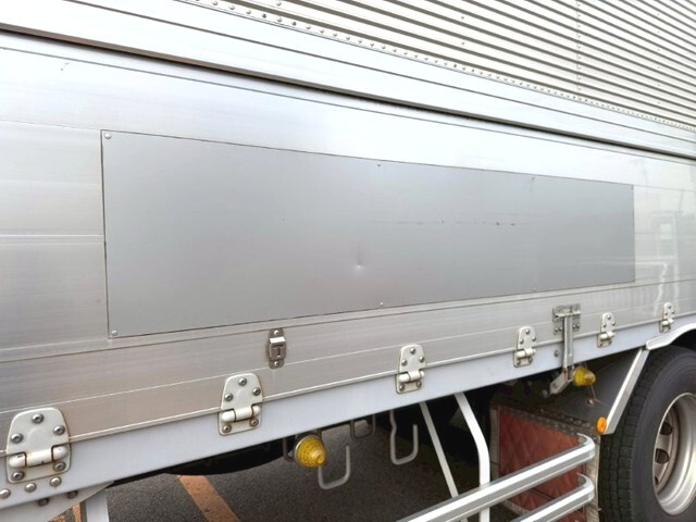 UDトラックスクオンアルミウイング大型（10t）[写真23]