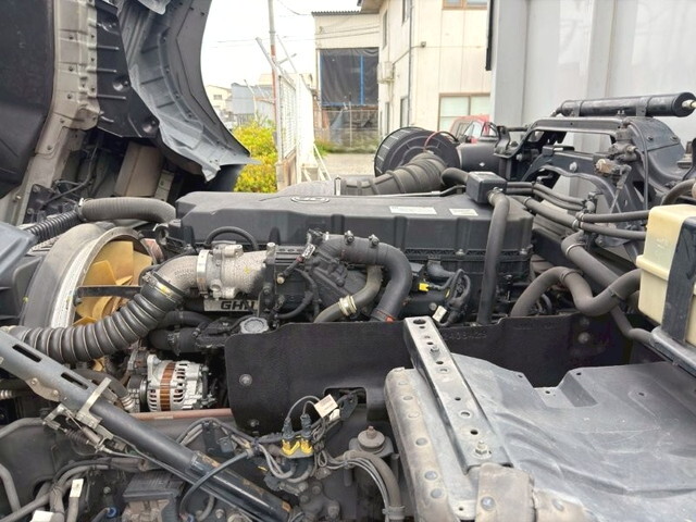 UDトラックスクオンアルミウイング大型（10t）[写真26]