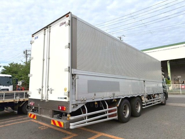UDトラックスクオンアルミウイング大型（10t）[写真04]