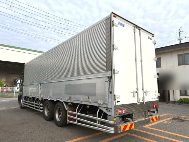 UDトラックスクオンアルミウイング大型（10t）[写真06]