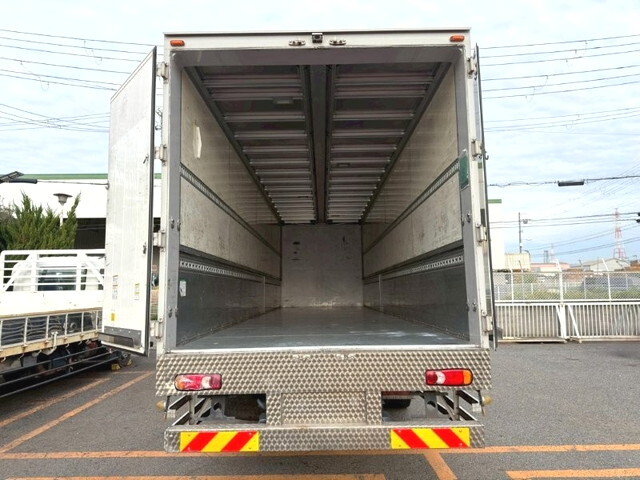 UDトラックスクオンアルミウイング大型（10t）[写真09]