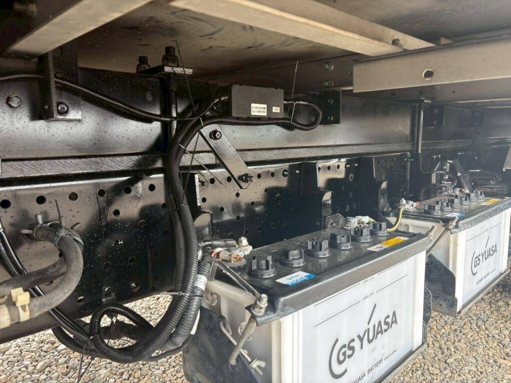 いすゞエルフ冷凍車（冷蔵車）小型（2t・3t）[写真13]