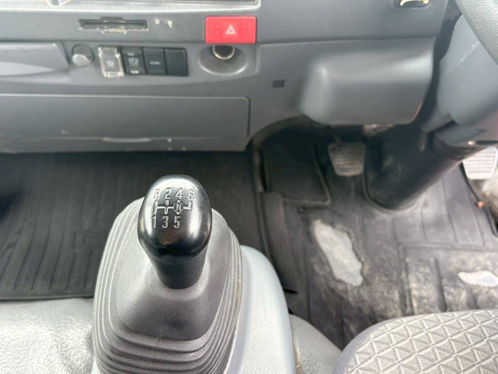 いすゞエルフ冷凍車（冷蔵車）小型（2t・3t）[写真21]