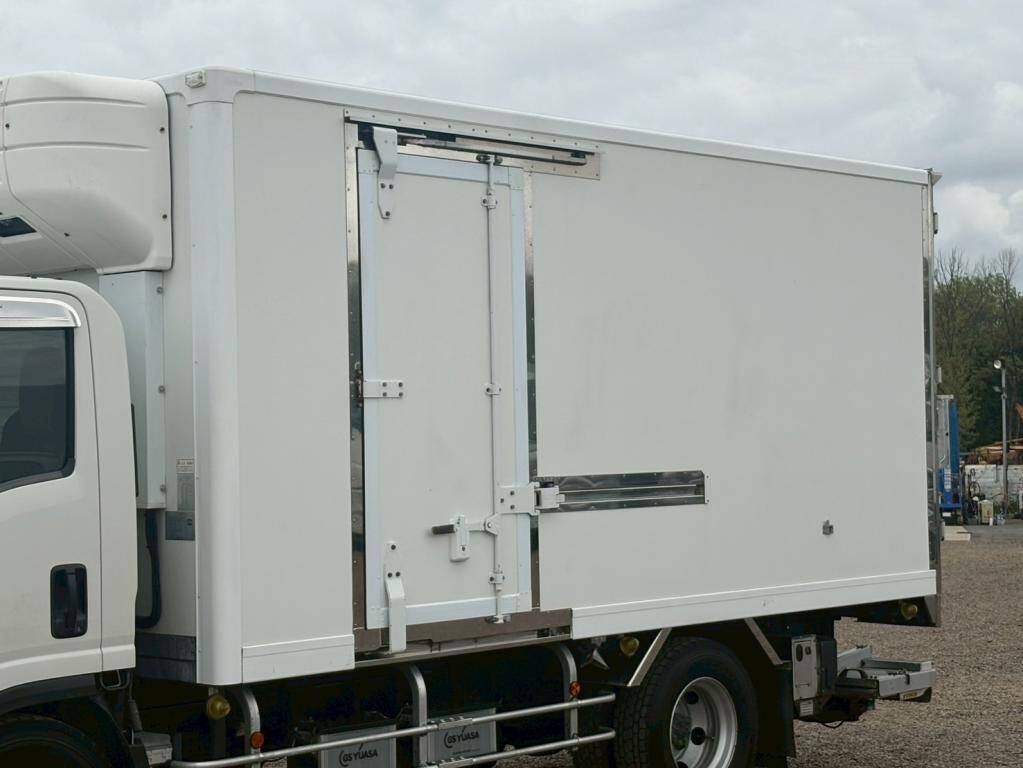 いすゞエルフ冷凍車（冷蔵車）小型（2t・3t）[写真06]