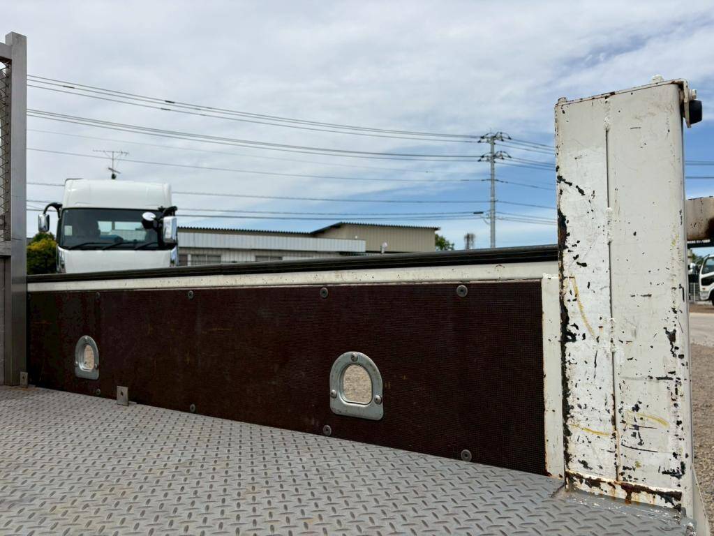 日野デュトロダブルキャブ（Wキャブ）小型（2t・3t）[写真10]