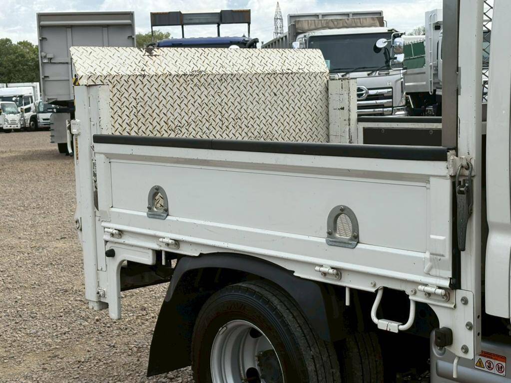 日野デュトロダブルキャブ（Wキャブ）小型（2t・3t）[写真05]