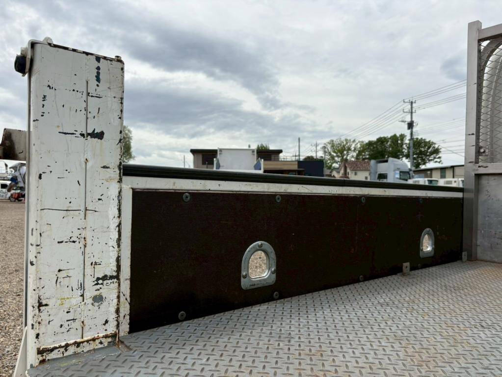 日野デュトロダブルキャブ（Wキャブ）小型（2t・3t）[写真09]