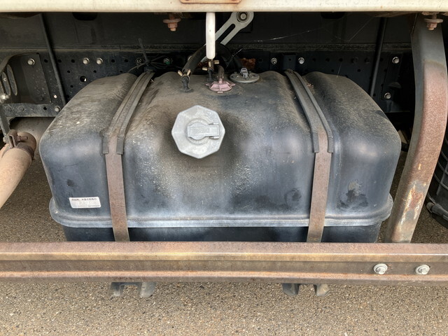 いすゞエルフ平ボディ小型（2t・3t）[写真22]