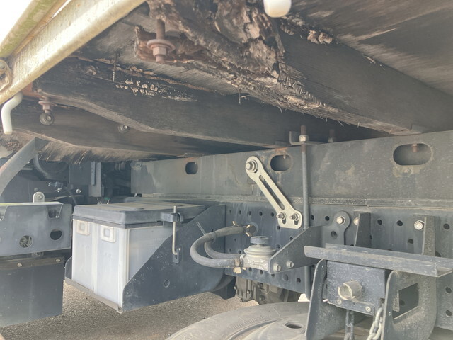 いすゞエルフ平ボディ小型（2t・3t）[写真25]