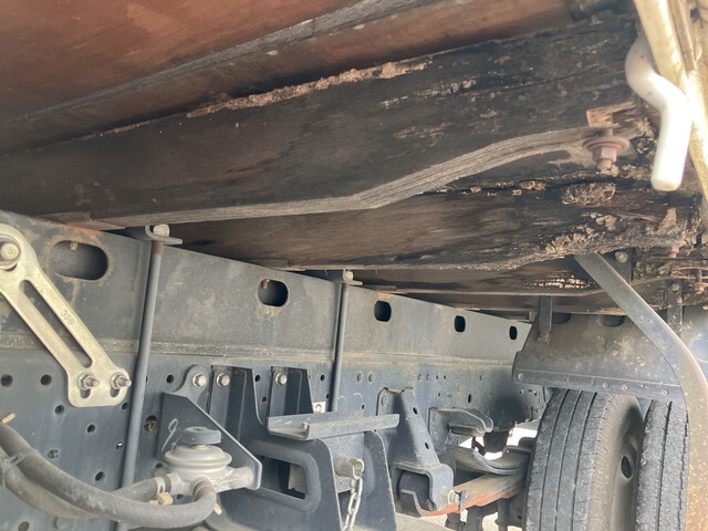 いすゞエルフ平ボディ小型（2t・3t）[写真26]