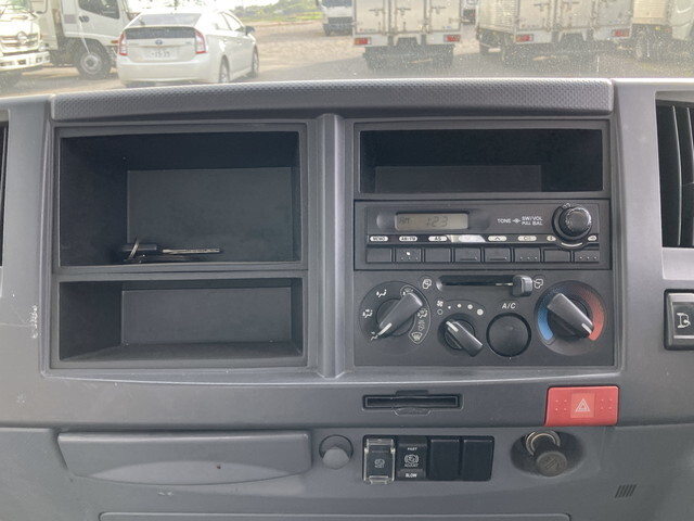 いすゞエルフ平ボディ小型（2t・3t）[写真38]