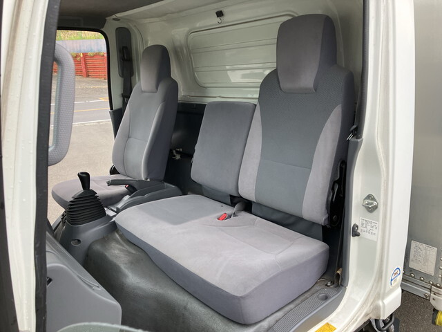 いすゞエルフアルミバン小型（2t・3t）[写真31]