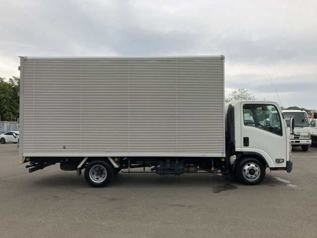 いすゞエルフアルミバン小型（2t・3t）[写真06]