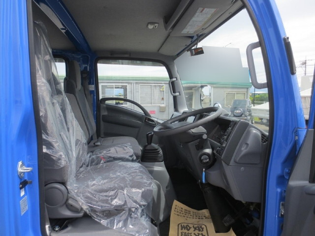 いすゞエルフダブルキャブ（Wキャブ）小型（2t・3t）[写真12]