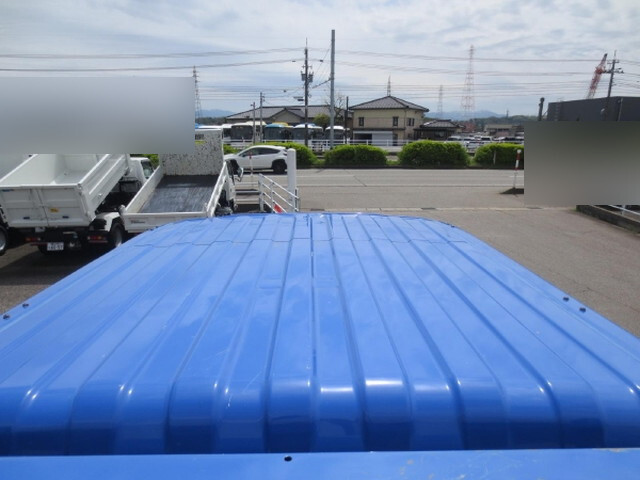 いすゞエルフダブルキャブ（Wキャブ）小型（2t・3t）[写真16]