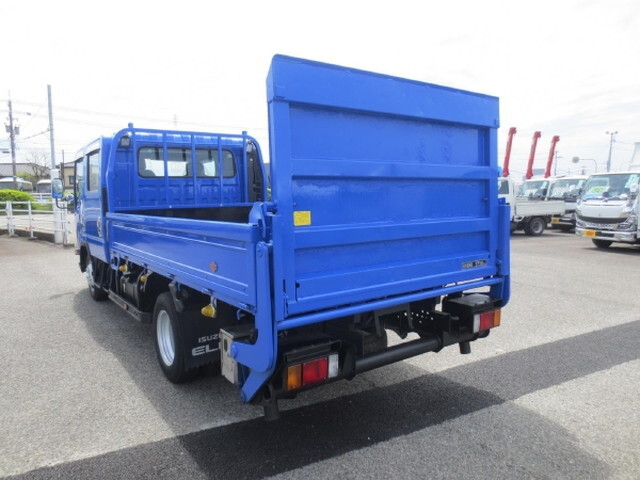 いすゞエルフダブルキャブ（Wキャブ）小型（2t・3t）[写真02]