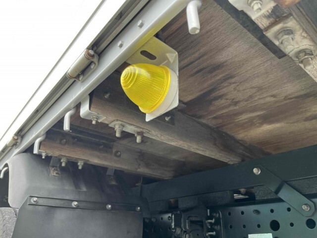 三菱ふそうキャンターアルミブロック小型（2t・3t）[写真17]