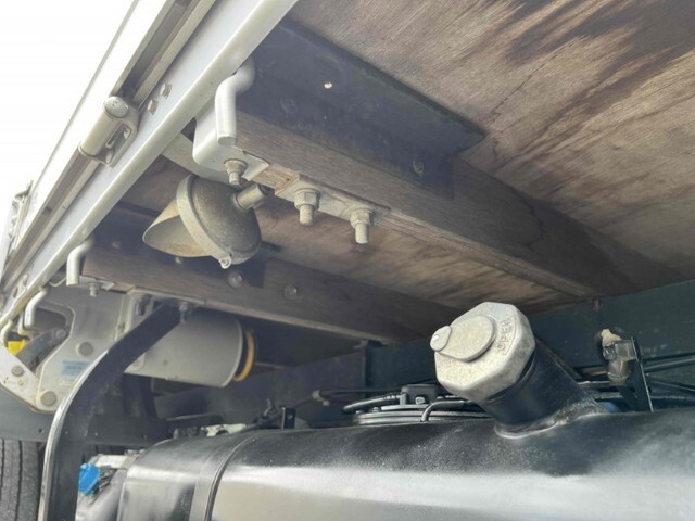 三菱ふそうキャンターアルミブロック小型（2t・3t）[写真19]