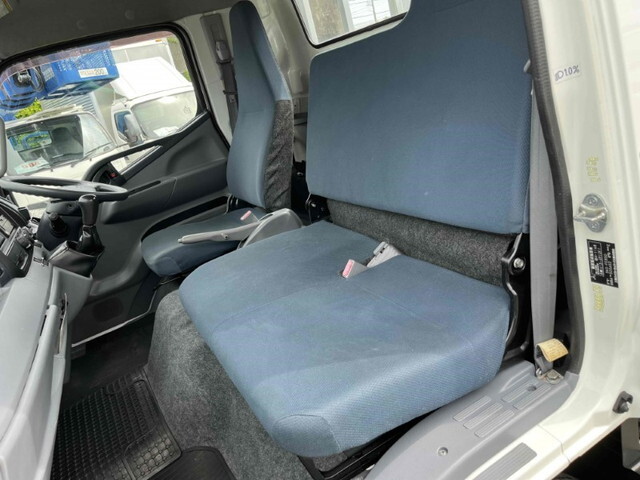 三菱ふそうキャンターアルミブロック小型（2t・3t）[写真38]