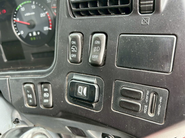 三菱ふそうスーパーグレートセルフローダー大型（10t）[写真17]