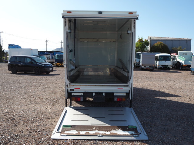 日野デュトロアルミバン小型（2t・3t）[写真14]