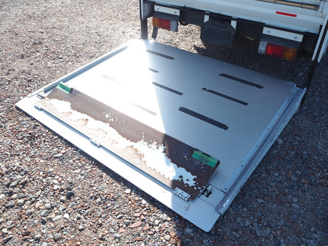 日野デュトロアルミバン小型（2t・3t）[写真16]